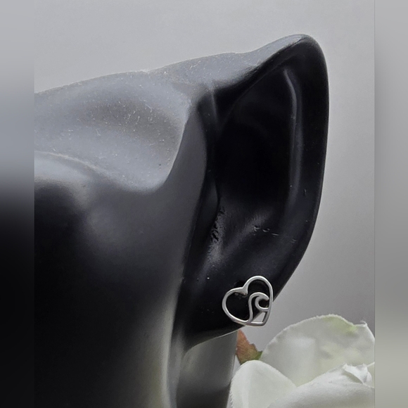 ❤️ SURFERS LOVE STERLING SILVER STUD EARRINGS - Picture 7 of 10